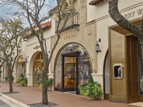 Highland park village. Jul 19, 2022 · Highland Park Village is the oldest open-air shopping center in the country, offering luxury labels and high-end brands. Located in the Dallas suburb of Highland Park, it is a popular destination for locals and visitors alike. 