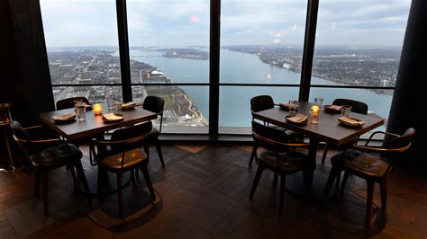 Highlands detroit. The next time you’re seeking an unforgettable outing, be sure to check out this restaurant above the clouds in Detroit. You’ll soon be counting down the days until your next visit. Highlands Detroit is located on the 71st floor of the iconic Renaissance Center in downtown Detroit. If you’ve ever spent time in the Motor City, you’ve ... 