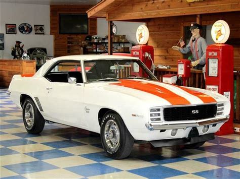 Highway 61 1969 Chevy Camaro Z10 Dover White Hugger Orange …