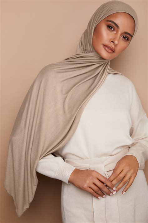 Hijab near me. Qalb Linen Abaya. $85.00. Hazera Linen Abaya (Beige) $89.00. Jashan Linen Abaya (Black) $85.00. Shop for the latest in women's modest fashion & trends at Aaminah. Discover our wide range of modest wear which includes trendy Abayas, Dresses, Skirts, Hijabs and many more. Based in NZ founded by a young muslim woman. 