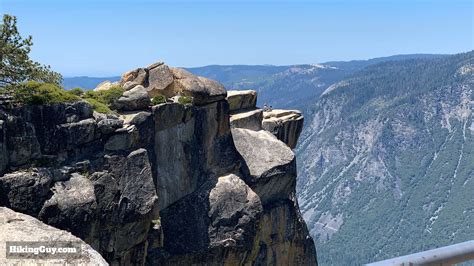 Hike the Taft Point Overlook and Fissures - HikingGuy.com