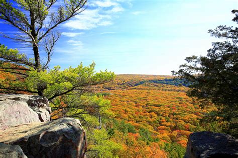 Hiking in wisconsin. From segments of the Ice Age Trail, to sections of the North Country National Scenic Trail, to stand-alone hikes in Wisconsin's many picturesque state parks, the … 