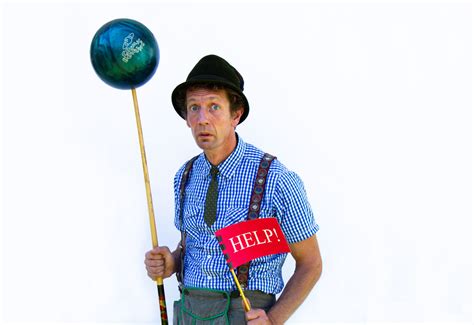 Hilby - The Skinny German Juggle Boy