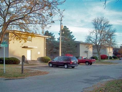 Hildebrand Rentals, 202 Cedar Ave, Waverly, IA, Apartments