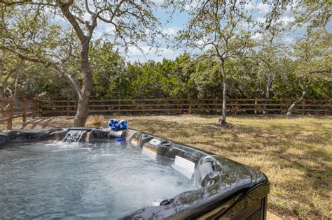 Hill Country Rental Homes with Hot Tubs HCPL - WP