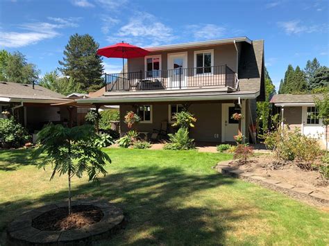 Hillsboro oregon rentals. Monthly Rent. $1,789 - $4,550. Bedrooms. Studio - 2 bd. Bathrooms. 1 - 2 ba. Square Feet. 441 - 1,130 sq ft. Welcome to VECTOR and award-winning Orenco Station, Hillsboro’s most walkable neighborhood with easy access to the MAX for easy commutes to Beaverton and Downtown Portland from your apartment. 