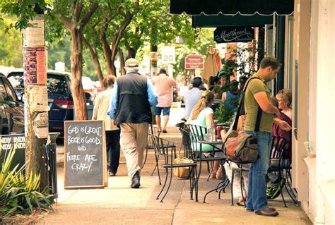 Hillsborough revising sidewalk rules for restaurants, stores