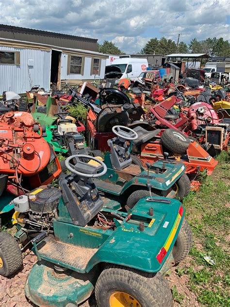 Hilltop Auto Wrecking junk yard - Auto Salvage Yards