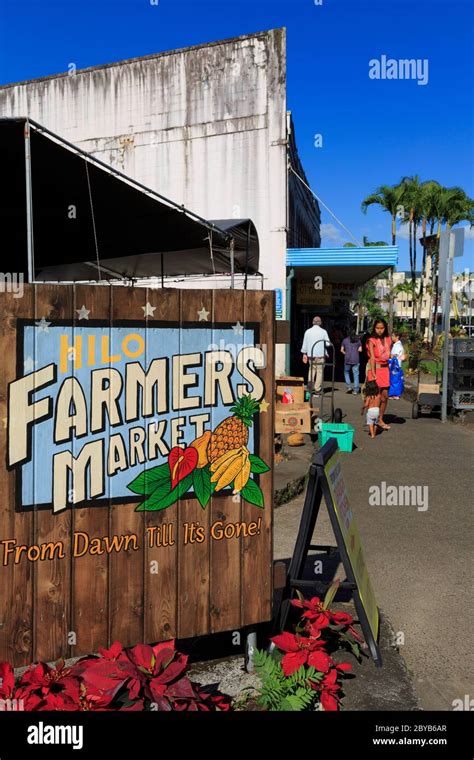 Hilo farmers market hi. Maku'u Farmers Market is located in Pahoa, Hawaii. It's a few miles near Hilo and Hawaiian Paradise Park. It only opens on Sundays, 7 am to 12 pm. Parking or entry fee is 2 dollars cover charge per vehicle. This farmer's market is huge with high quality and fresh produce and vegetables. 