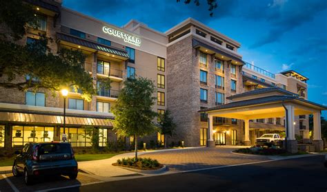 Hilton by marriott. Book Courtyard by Marriott Hilton Head Island, Hilton Head on Tripadvisor: See 92 traveler reviews, 151 candid photos, and great deals for Courtyard by Marriott Hilton Head Island, ranked #20 of 32 hotels in Hilton Head and rated 4 of 5 at Tripadvisor. 