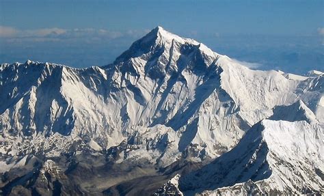 Himalayalar'da Everest Astelus.