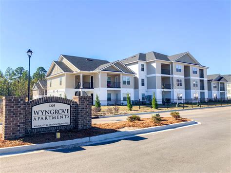 Hinesville apartments. Welcome to Liberty Club Apartments, a new, luxurious community that caters to all your needs! Our apartments in Hinesville, GA come in two-bedroom layouts and impress through features like double-pane windows, hardwood laminate floors, and quartz countertops. The kitchens are fully equipped with stainless steel appliances and a … 