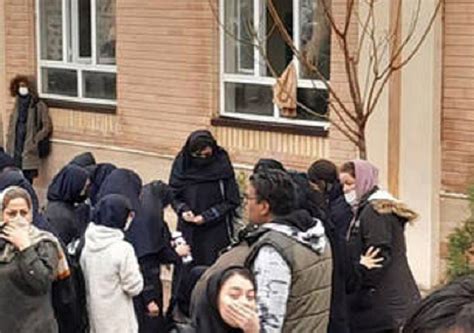 Hint öğrencilerin İran içinde daha emin alanlara taşındığı ifade ediliyor.