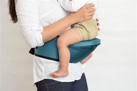 Hip carrier. The adaptable SideKick Plus 3-in-1 Hip Seat Carrier makes carrying easier and more comfortable for both parent and child. The unique, two-piece system offers a variety of healthy sitting positions for convenient carrying from infant through toddler. The International Hip Dysplasia Institute acknowledges SideKick Plus as a "hip-healthy" product ... 