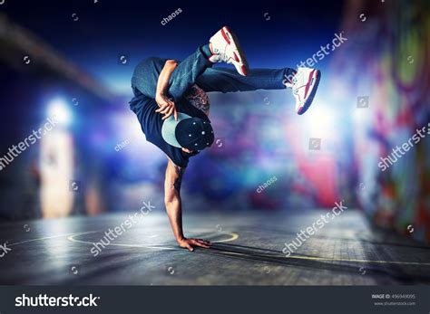 Hip hop dance powerpoint template Prezi