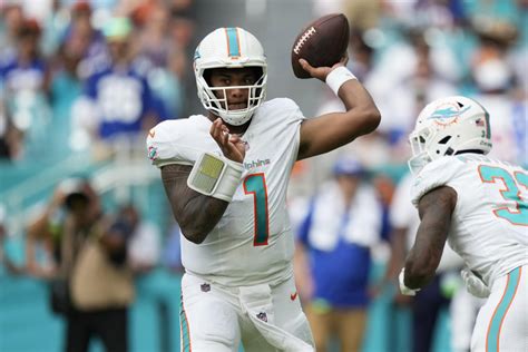 Historic start to the season for the Dolphins’ offense means little to coach Mike McDaniel