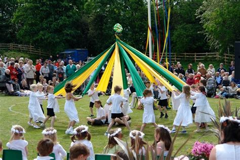 History of the Maypole Dance - Learn Rel…