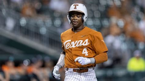 Hit parade, strong pitching leads No. 21 Longhorns to 5-2 win over Texas A&M