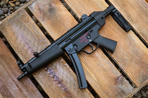 B&T Stock Telescopic for MP5, HK SP5, AP5, ZF-5 The MP5 from Heckler & Koch is one of the most widely used submachineguns. B&T offers a selection of shoulder stocks for the MP5, SP5, MP5SD, MKE AP5, ZF-5 in order to adapt the weapon to the needs of its operator. Due to the in 5 positions length adjustable telescopic stock, the MP5 offers very compact dimensions.. 