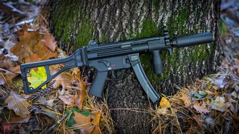 The SP5K-PDW was designed and manufactured to meet the definition of a civilian pistol. It is loaded with authentic features, like a 4.5” barrel with Navy-style threaded tri-lug adaptor, paddle magazine release, and fluted chamber. The SP5K-PDW is manufactured in Heckler & Koch’s factory in Oberndorf, Germany.