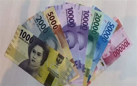Hk sydney macau hari ini. Di beri uang kertas.