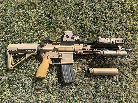 I am going say it again - quad rail on an HK416 IS the way to go for that classic look. Not the more modern solutions of different rails - of which Geissele is .... 