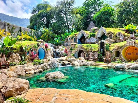 Hobbit hotel mexico. Jul 17, 2017 · Rather like Hobbiton in The Shire of New Zealand, Lord of the Rings fans can now visit Middle Earth in Guatemala. Set high in the hills above Antigua, Hobbitenango is an eco-friendly Hobbit-themed hotel and restaurant with spectacular views of the volcanoes across the valley, so you can live out your hobbit fantasies in Guatemala. 