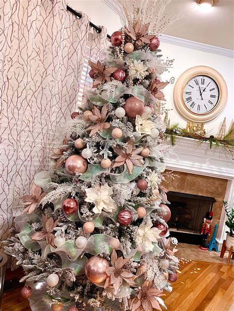 Hobby Lobby has HUGE price drops on Christmas decor! 🤯 RUN over to Hobby Lobby where you can possibly score 90% Off Christmas ... Christmas Ornaments Possibly 99¢ (reg. $9.99) – in-store only! ... Craziest thing at my Hobby Lobby today… I took a Christmas tree priced at 379.99 to the register assuming I would get it for 37. ...