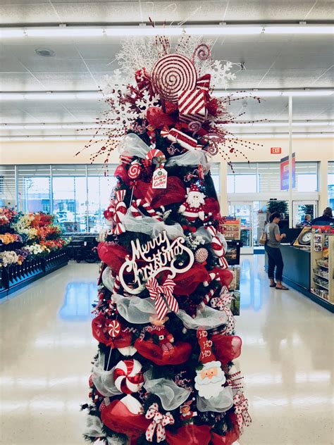 23K views. Hobby Lobby. ·. November 11, 2022 ·. Follow. Here’s our crash course on Christmas tree decorating! We’ll walk you through every step, from ornaments to the star on top. …. 