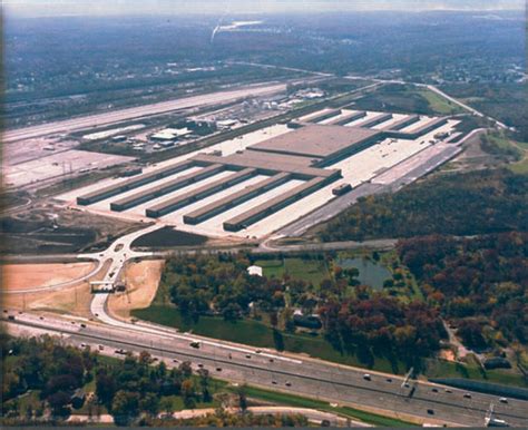 Hodgkins il ups. Overall, the complex — which opened in 1995 and is large enough to be located in both Hodgkins and Willow Springs, Ill. — totals 1.5 million square feet. Some facts about the CACH (pronounced ... 