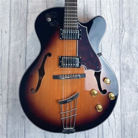 Hofner blue tone de segunda mano. .  <a href=https://admin.menteafiada.irwing.com.br/yg50o...