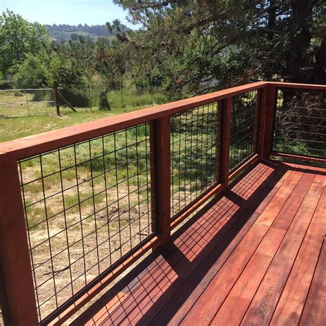 Sep 19, 2017 - Explore Janette McAdams's board "Hog wire railing" on Pinterest. See more ideas about deck railings, railing, wire deck railing.. 