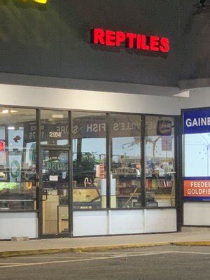 Reptile Warehouse's Mission. With nearly 10 years in the pet industry and over 100,000 online orders, The Reptile Warehouse are proud to offer exceptional service to all our Australian customers past and present. At The Reptile Warehouse, we are dedicated to all things reptile. Give your cold-blooded friends the treatment they deserve with our ...