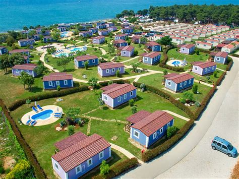 Holiday Homes Sirena Premium Village - Expedia.at