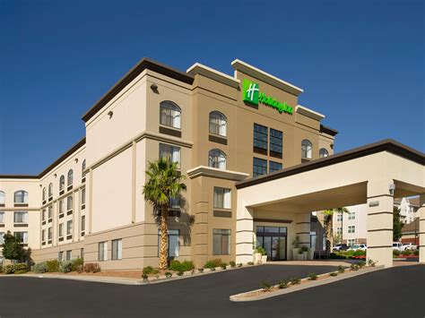 Holiday Inn El Paso Airport, an IHG Hotel - Expedia