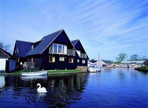 Holiday Lodges and Cottages by Water - Waterside Breaks