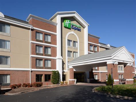 Conveniently located off US-41, the Holiday Inn Express® Hotel & Suites Oshkosh - SR-41 hotel also offers a free shuttle to Appleton Airport (ATW) based on availability. Corporate travelers won't find a better smoke-free hotel in Oshkosh. The Holiday Inn Express offer intimate meeting space as well as premium business amenities. . 