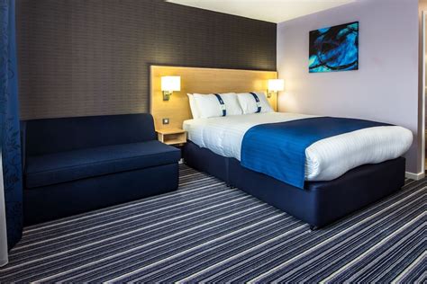 Holiday Inn Newark International Airport. 160 Frontage Road, Newark, NJ 07114 United States Get Directions. 3.8 /5. 166 Reviews. Enjoy a relaxing stay at the Holiday Inn Newark. Check In Check Out. Su. Mo. Tu.. Holiday inn hotel price for one night