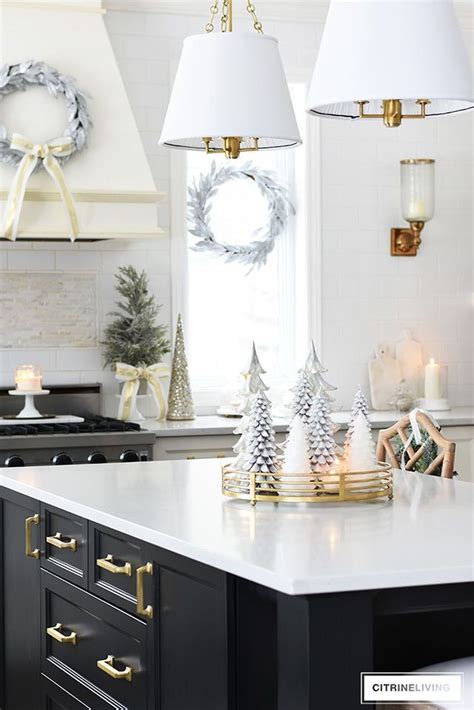 Holiday kitchens. Browse photos of holiday kitchens regency door style on Houzz and find the best holiday kitchens regency door style pictures & ideas. 