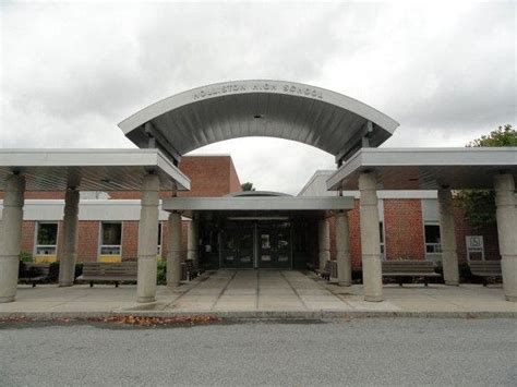 Holliston High School in Holliston, MA - US News Best High Schools