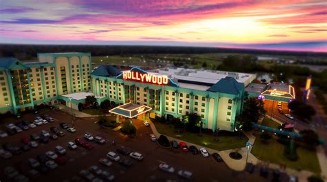Hollywood casino mississippi. A casino, an outdoor pool, and a spa tub are also featured at the business-friendly Hollywood Casino Gulf Coast. Self parking and valet parking are free. Smoking is allowed in designated areas at this 3.5-star Bay St Louis resort. 291 guestrooms or units. 12 levels. 