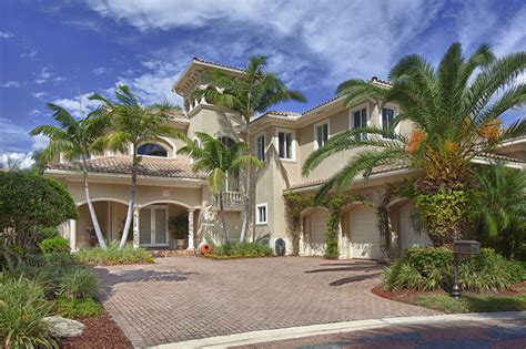 Hollywood florida real estate. Browse 1,869 listings of homes for sale in Hollywood, FL, a city on the Atlantic coast of Florida. Find properties of various sizes, prices, and styles, from condos to single-family … 
