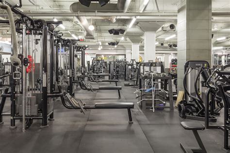 Hollywood gym. You can rent this Hollywood Gym - Vintage Look for filming and photoshoots in Los Angeles, CA from $95/hr. Read reviews, get detailed information, then contact the host to book! Giggster is the better way to book locations. 