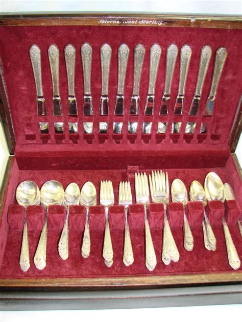 Beautiful, Rare Antique Flatware Set! 1938 Holmes & Edwards/ International "Danish Princess" Inlaid Silverplate It's very hard to part with this lovely set of flatware! I polished every piece while admiring the beauty & elegance of this design. values this set at over $500!. 