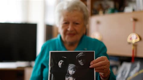 Holocaust survivors and their descendants join forces on social media