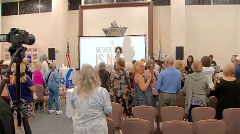 Holocaust survivors gather in Aventura to reflect on attack on Israel, pray for safe return of hostages taken by Hamas