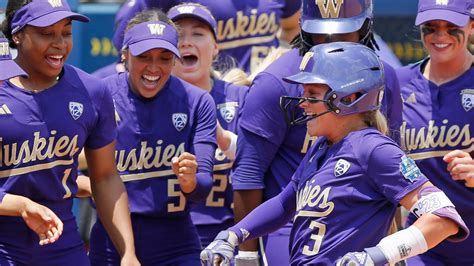 Holtorf’s three hits lead Washington past Utah in Women’s College World Series