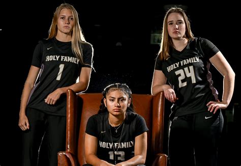 Holy Family girls basketball faces great expectations in quest for eighth state title: “Bring it on”
