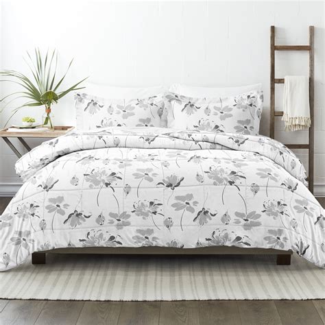 Home Collection Premium Down Alternative Magnolia Grey Patterned