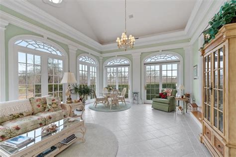 Home Showcase: Nothing short of opulent in Hamilton